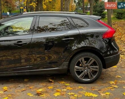 Вольво В40 2015 в Киеве на Automoto.ua Черный Вольво В40, объемом двигателя 2 л и пробегом 265 тыс. км за 15490 $, фото 9 на Automoto.ua