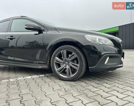 Черный Вольво В40, объемом двигателя 2 л и пробегом 265 тыс. км за 13200 $, фото 1 на Automoto.ua