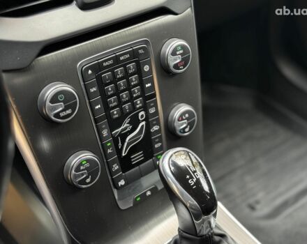 Вольво V40 2015 у Києві на Automoto.ua Чорний Вольво V40, об'ємом двигуна 2 л та пробігом 265 тис. км за 15490 $, фото 18 на Automoto.ua