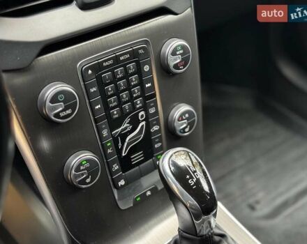 Вольво В40 2015 в Киеве на Automoto.ua Черный Вольво В40, объемом двигателя 2 л и пробегом 265 тыс. км за 15490 $, фото 16 на Automoto.ua