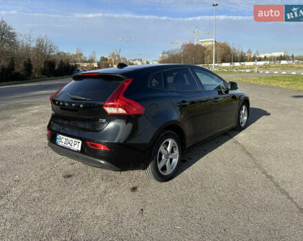 Чорний Вольво V40, об'ємом двигуна 1.97 л та пробігом 228 тис. км за 11500 $, фото 3 на Automoto.ua