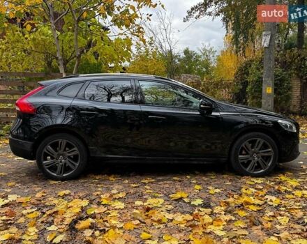 Вольво В40 2015 в Киеве на Automoto.ua Черный Вольво В40, объемом двигателя 2 л и пробегом 265 тыс. км за 15490 $, фото 5 на Automoto.ua