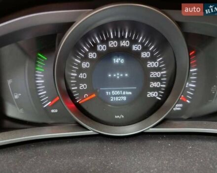 Черный Вольво В40, объемом двигателя 2 л и пробегом 220 тыс. км за 14500 $, фото 5 на Automoto.ua