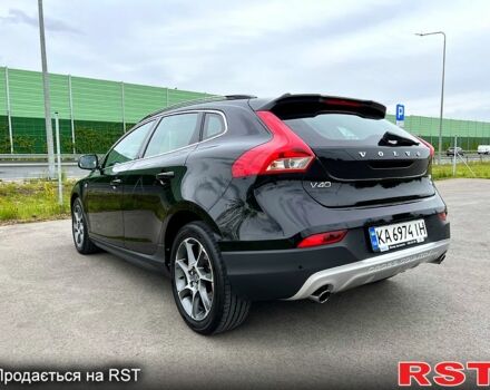Чорний Вольво V40, об'ємом двигуна 2 л та пробігом 98 тис. км за 16300 $, фото 1 на Automoto.ua