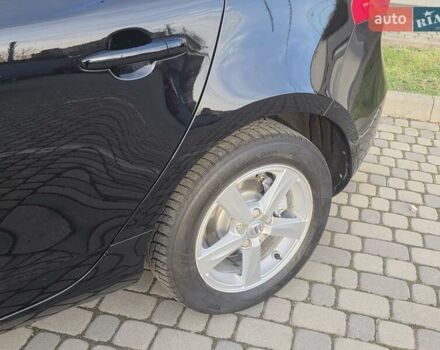 Черный Вольво В40, объемом двигателя 2 л и пробегом 159 тыс. км за 14950 $, фото 33 на Automoto.ua