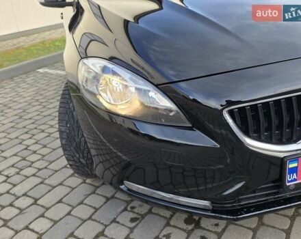 Черный Вольво В40, объемом двигателя 2 л и пробегом 159 тыс. км за 14950 $, фото 42 на Automoto.ua