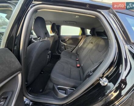 Черный Вольво В40, объемом двигателя 2 л и пробегом 159 тыс. км за 14950 $, фото 51 на Automoto.ua