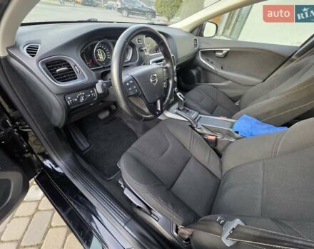 Черный Вольво В40, объемом двигателя 2 л и пробегом 159 тыс. км за 14950 $, фото 48 на Automoto.ua