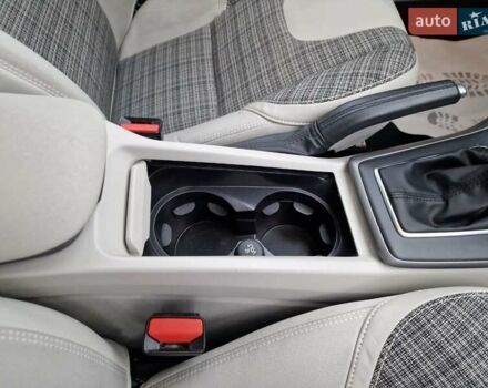 Черный Вольво В40, объемом двигателя 1.97 л и пробегом 220 тыс. км за 14500 $, фото 31 на Automoto.ua