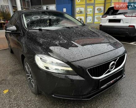 Вольво В40 2019 в Киеве на Automoto.ua Черный Вольво В40, объемом двигателя 1.97 л и пробегом 97 тыс. км за 15900 $, фото 2 на Automoto.ua