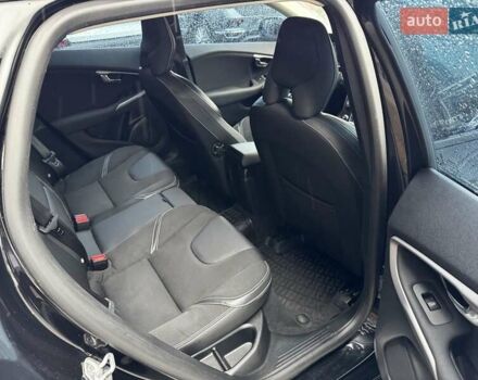 Вольво В40 2019 в Киеве на Automoto.ua Черный Вольво В40, объемом двигателя 1.97 л и пробегом 97 тыс. км за 15900 $, фото 12 на Automoto.ua