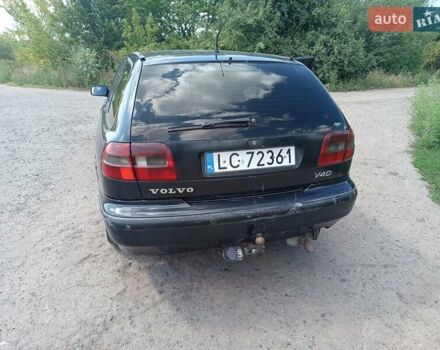 Черный Вольво В40, объемом двигателя 1.9 л и пробегом 300 тыс. км за 2200 $, фото 9 на Automoto.ua