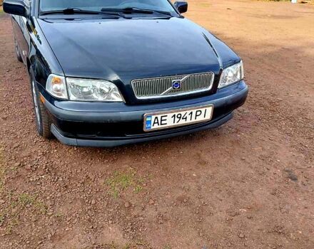 Чорний Вольво V40, об'ємом двигуна 1.8 л та пробігом 315 тис. км за 3800 $, фото 2 на Automoto.ua