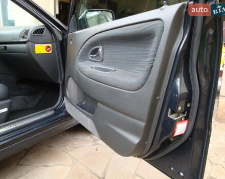 Черный Вольво В40, объемом двигателя 1.8 л и пробегом 219 тыс. км за 3600 $, фото 12 на Automoto.ua