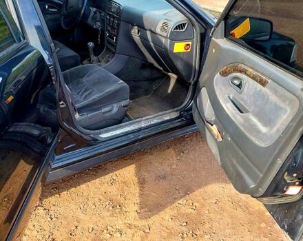 Чорний Вольво V40, об'ємом двигуна 1.8 л та пробігом 315 тис. км за 3800 $, фото 4 на Automoto.ua