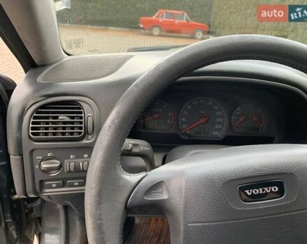 Черный Вольво В40, объемом двигателя 1.9 л и пробегом 385 тыс. км за 3200 $, фото 34 на Automoto.ua