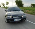 Черный Вольво В40, объемом двигателя 1.8 л и пробегом 271 тыс. км за 4000 $, фото 1 на Automoto.ua