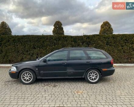 Черный Вольво В40, объемом двигателя 1.9 л и пробегом 385 тыс. км за 3200 $, фото 6 на Automoto.ua