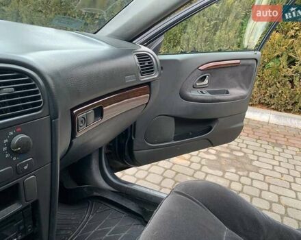 Черный Вольво В40, объемом двигателя 1.9 л и пробегом 385 тыс. км за 3200 $, фото 31 на Automoto.ua
