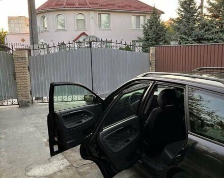 Черный Вольво В40, объемом двигателя 0 л и пробегом 240 тыс. км за 4500 $, фото 6 на Automoto.ua