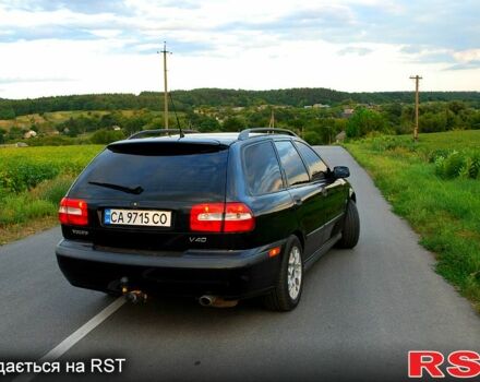 Чорний Вольво V40, об'ємом двигуна 1.8 л та пробігом 271 тис. км за 4000 $, фото 2 на Automoto.ua