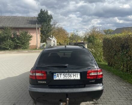 Черный Вольво В40, объемом двигателя 1.9 л и пробегом 320 тыс. км за 2900 $, фото 6 на Automoto.ua