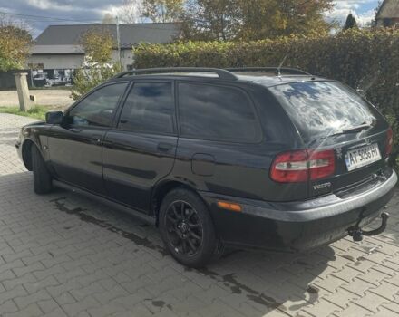 Черный Вольво В40, объемом двигателя 1.9 л и пробегом 320 тыс. км за 2900 $, фото 2 на Automoto.ua