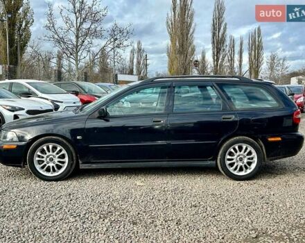 Черный Вольво В40, объемом двигателя 1.9 л и пробегом 240 тыс. км за 3500 $, фото 7 на Automoto.ua