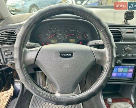 Черный Вольво В40, объемом двигателя 1.9 л и пробегом 240 тыс. км за 3500 $, фото 16 на Automoto.ua