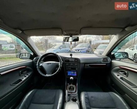 Черный Вольво В40, объемом двигателя 1.9 л и пробегом 240 тыс. км за 3500 $, фото 25 на Automoto.ua