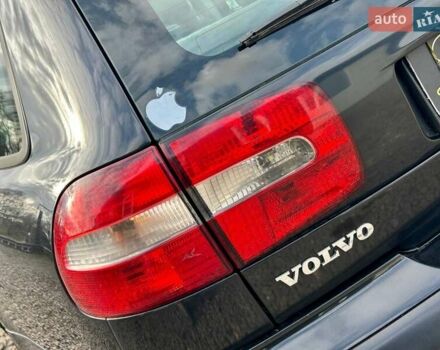 Черный Вольво В40, объемом двигателя 1.9 л и пробегом 240 тыс. км за 3500 $, фото 9 на Automoto.ua