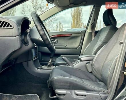 Черный Вольво В40, объемом двигателя 1.9 л и пробегом 240 тыс. км за 3500 $, фото 13 на Automoto.ua