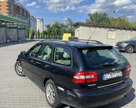Черный Вольво В40, объемом двигателя 1.8 л и пробегом 275 тыс. км за 3800 $, фото 3 на Automoto.ua