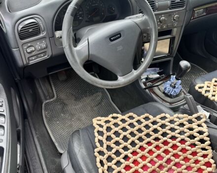 Черный Вольво В40, объемом двигателя 1.9 л и пробегом 300 тыс. км за 4000 $, фото 3 на Automoto.ua