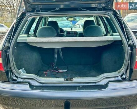 Черный Вольво В40, объемом двигателя 1.9 л и пробегом 240 тыс. км за 3500 $, фото 23 на Automoto.ua