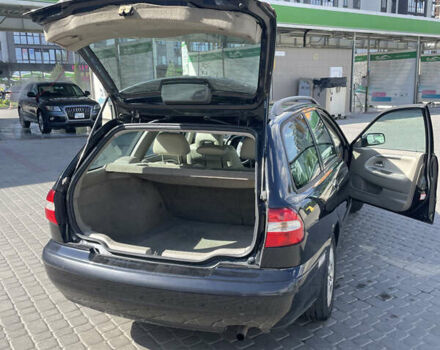 Черный Вольво В40, объемом двигателя 1.8 л и пробегом 275 тыс. км за 3800 $, фото 5 на Automoto.ua