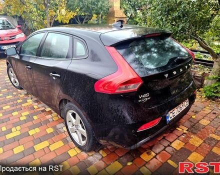 Чорний Вольво V40, об'ємом двигуна 2 л та пробігом 210 тис. км за 10500 $, фото 1 на Automoto.ua