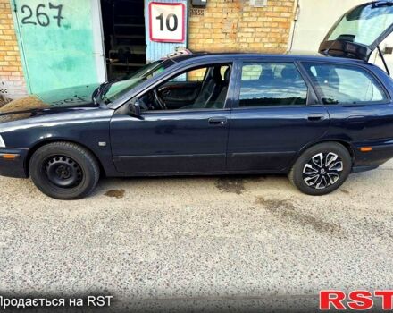 Чорний Вольво V40, об'ємом двигуна 1.7 л та пробігом 290 тис. км за 3000 $, фото 1 на Automoto.ua