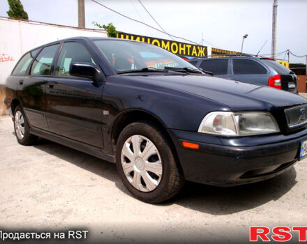 Черный Вольво В40, объемом двигателя 1.8 л и пробегом 219 тыс. км за 3600 $, фото 1 на Automoto.ua