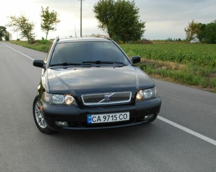 Чорний Вольво V40, об'ємом двигуна 1.8 л та пробігом 271 тис. км за 4000 $, фото 1 на Automoto.ua