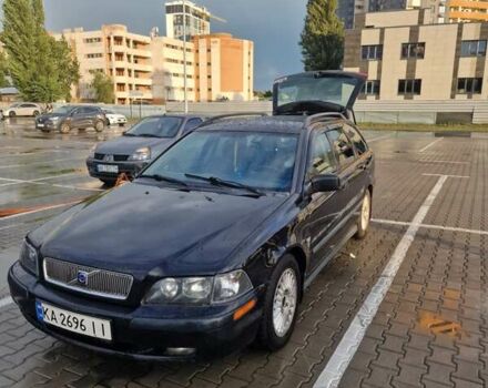 Чорний Вольво V40, об'ємом двигуна 1.95 л та пробігом 427 тис. км за 3900 $, фото 1 на Automoto.ua
