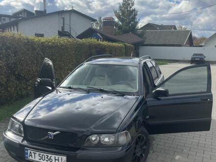 Черный Вольво В40, объемом двигателя 1.9 л и пробегом 320 тыс. км за 2900 $, фото 1 на Automoto.ua