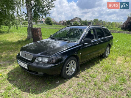 Черный Вольво В40, объемом двигателя 1.87 л и пробегом 385 тыс. км за 3900 $, фото 1 на Automoto.ua