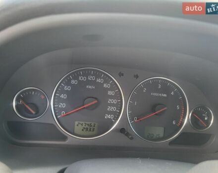 Чорний Вольво V40, об'ємом двигуна 1.87 л та пробігом 247 тис. км за 3800 $, фото 1 на Automoto.ua