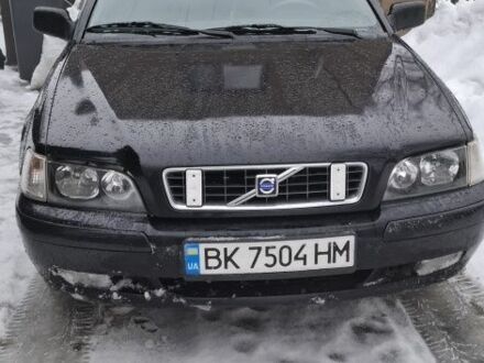 Чорний Вольво V40, об'ємом двигуна 1.9 л та пробігом 276 тис. км за 4300 $, фото 1 на Automoto.ua