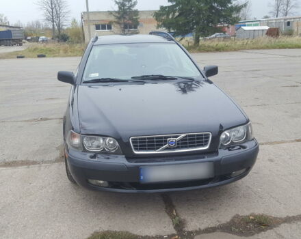 Чорний Вольво V40, об'ємом двигуна 1.9 л та пробігом 230 тис. км за 2450 $, фото 1 на Automoto.ua