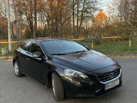 Вольво В40 2012 в Ровно на Automoto.ua Черный Вольво В40, объемом двигателя 1.6 л и пробегом 289 тыс. км за 9000 $, фото 1 на Automoto.ua