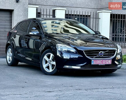 Чорний Вольво V40, об'ємом двигуна 1.6 л та пробігом 232 тис. км за 10300 $, фото 1 на Automoto.ua