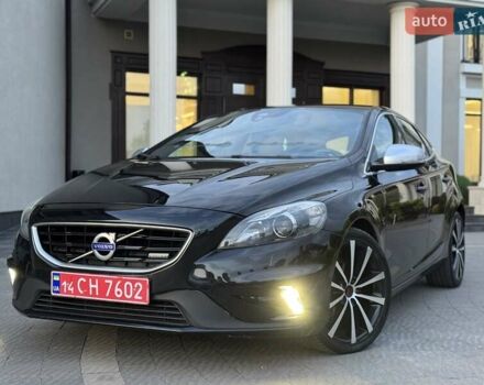 Чорний Вольво V40, об'ємом двигуна 1.56 л та пробігом 223 тис. км за 11350 $, фото 1 на Automoto.ua