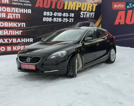 Черный Вольво В40, объемом двигателя 1.6 л и пробегом 212 тыс. км за 11000 $, фото 1 на Automoto.ua